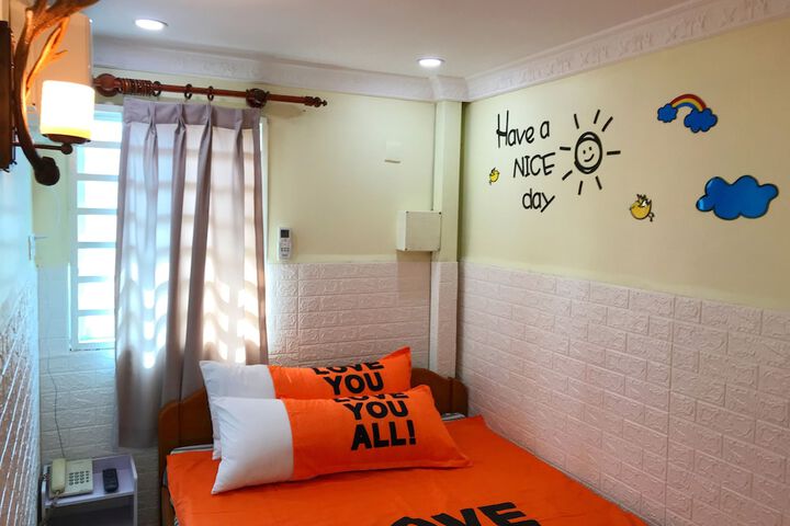 Room 11 of 62