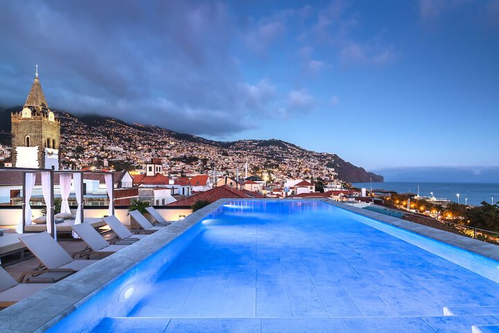 Pool 33 of 66