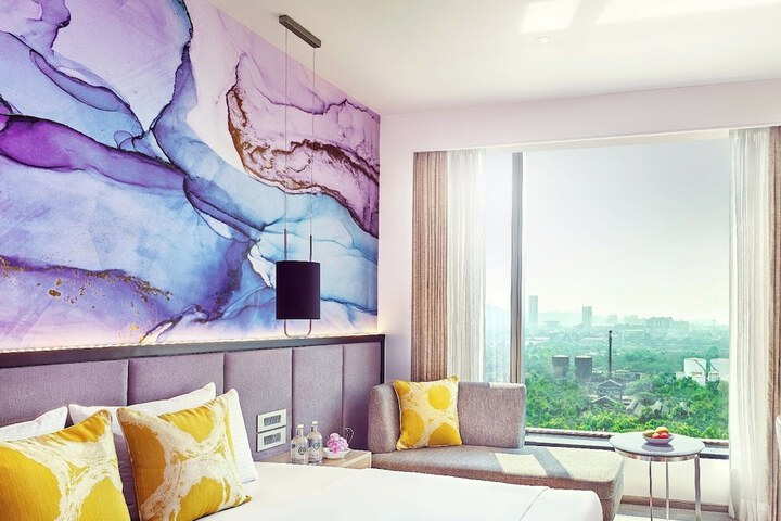 Room 13 of 27