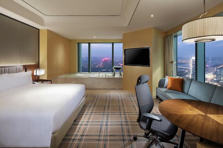 Room 15 of 70