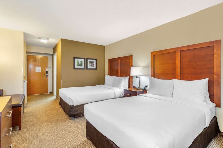 2 Double Beds (11 of 14)
