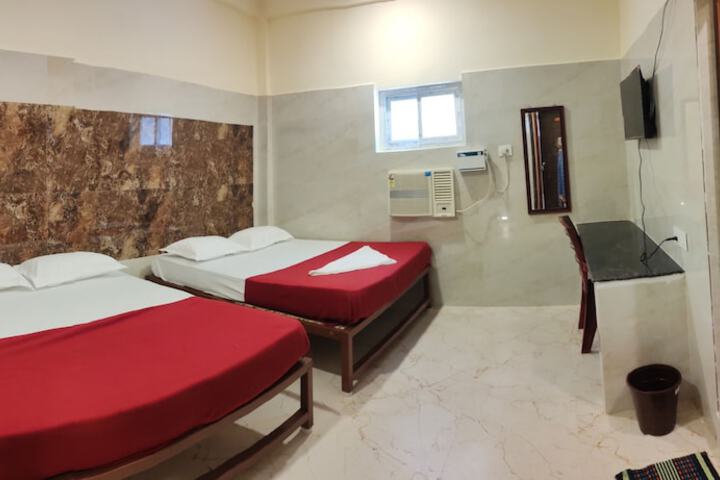 Room 8 of 15