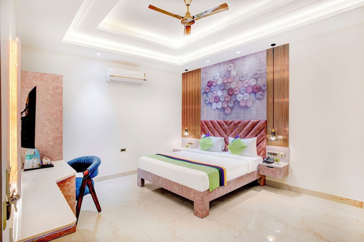 Room 19 of 38