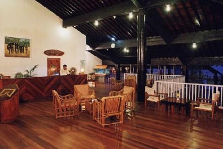 Lounge 26 of 31