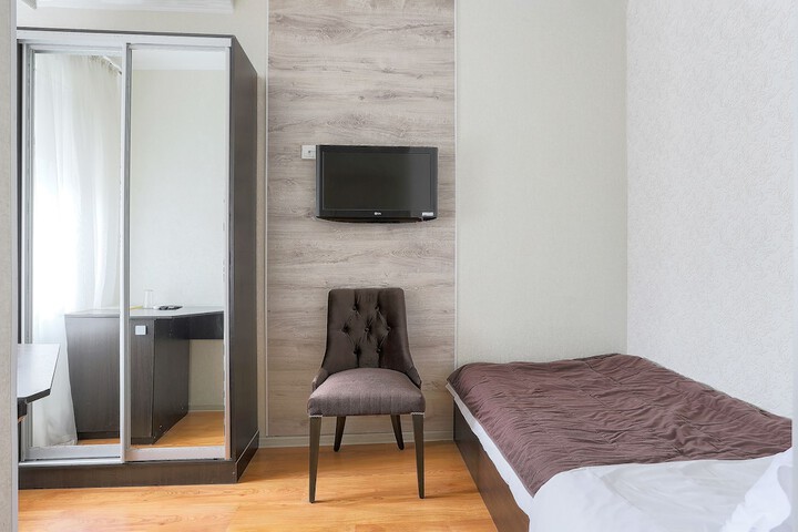 Room 10 of 49