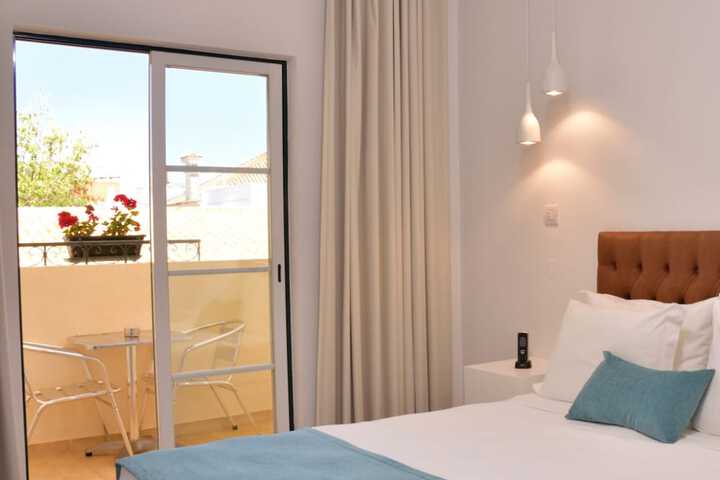 Room 25 of 63