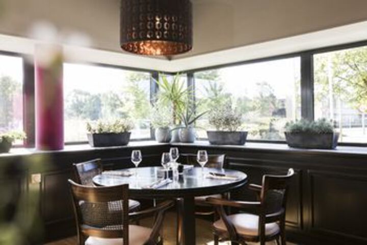 Dining 73 of 77