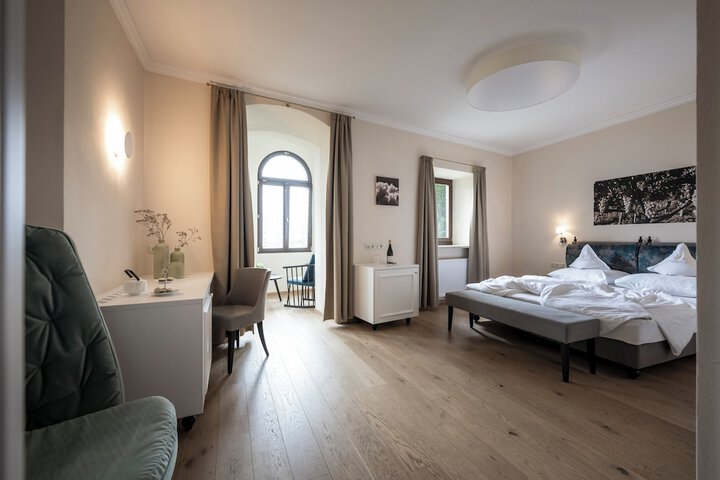 Room 12 of 89