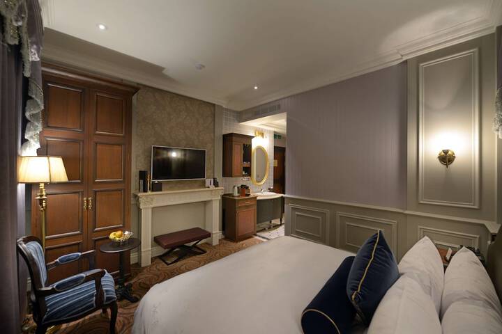 Room 36 of 95