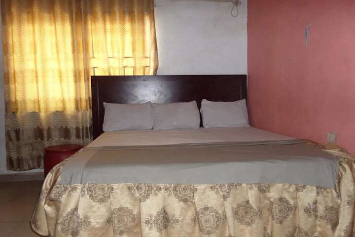 Room 5 of 19