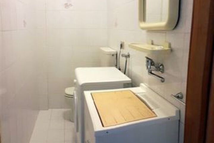 Room 15 of 19