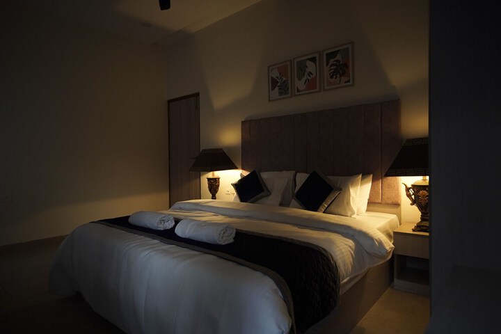 Room 16 of 53