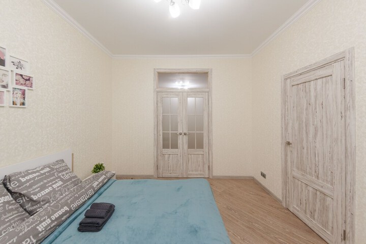 Room 12 of 42