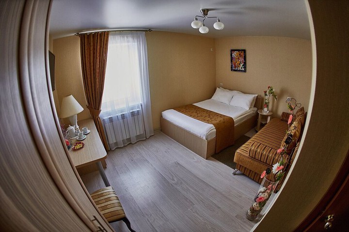 Room 10 of 48