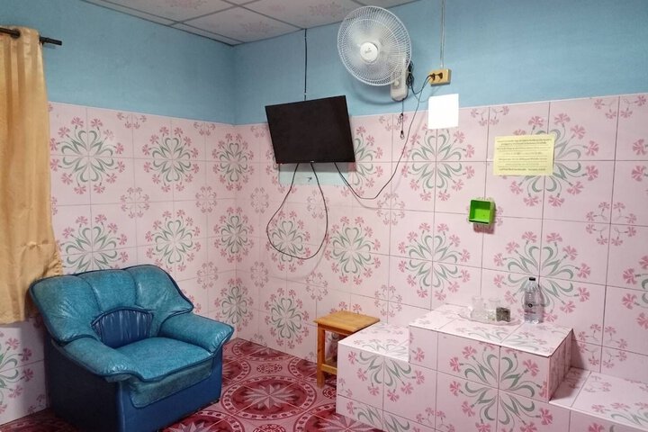 Room 15 of 36