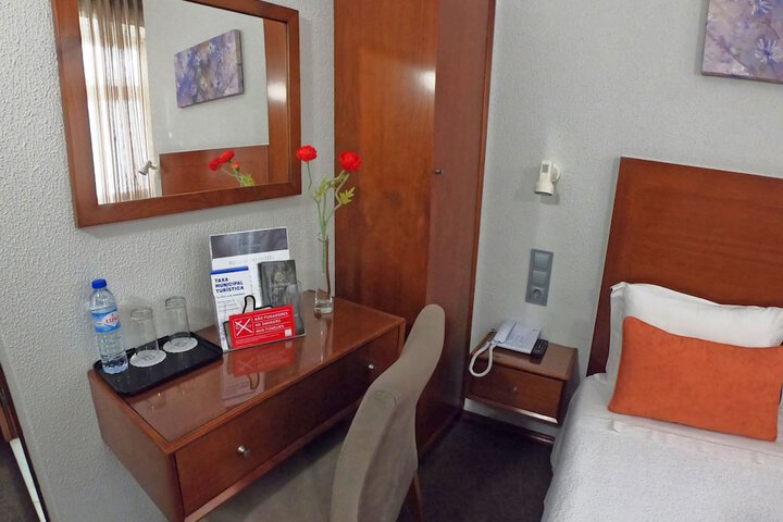 Room 37 of 63