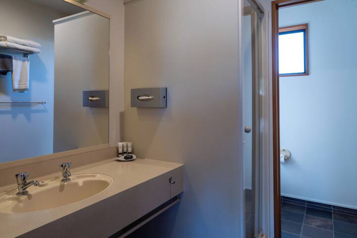 Room 43 of 63