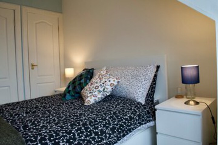 Room 4 of 10