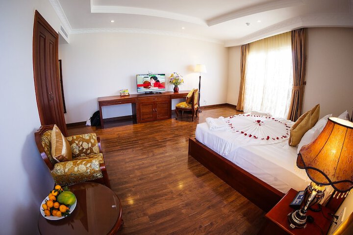 Room 3 of 50