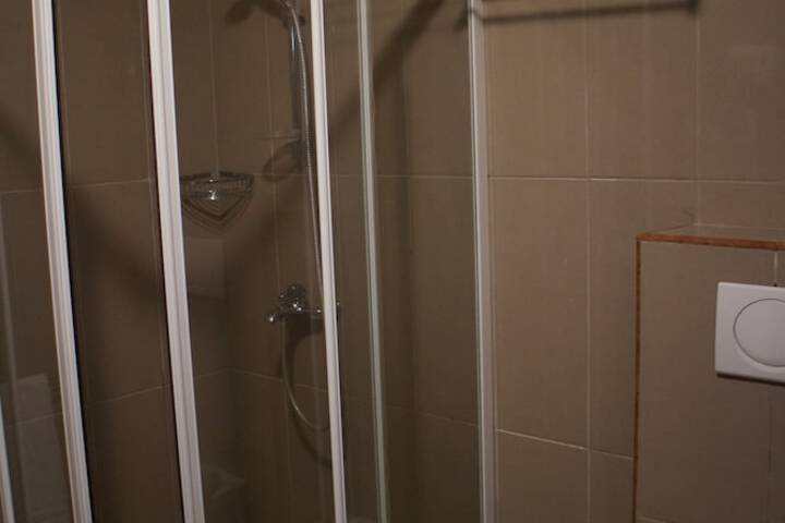 Room 17 of 23