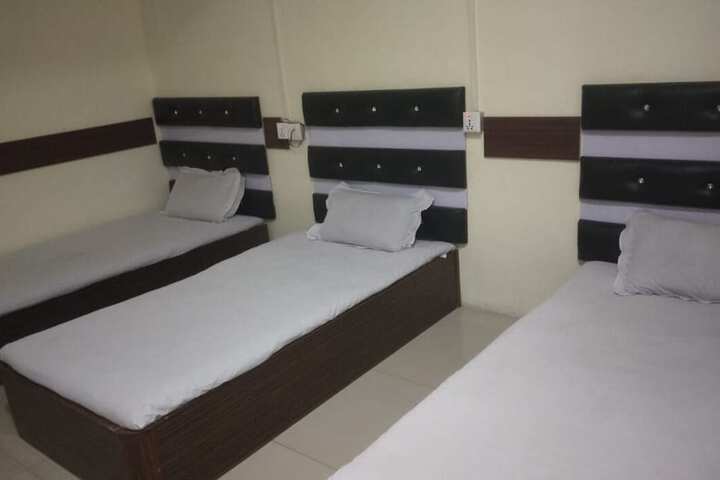 Room 11 of 24