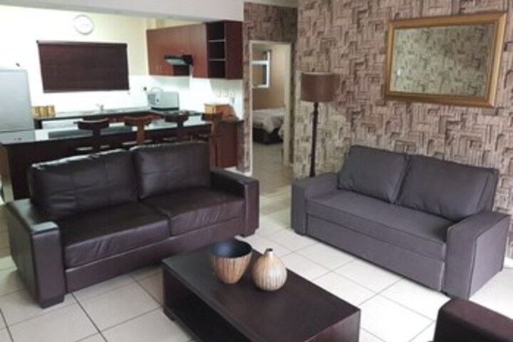 Room 3 of 8