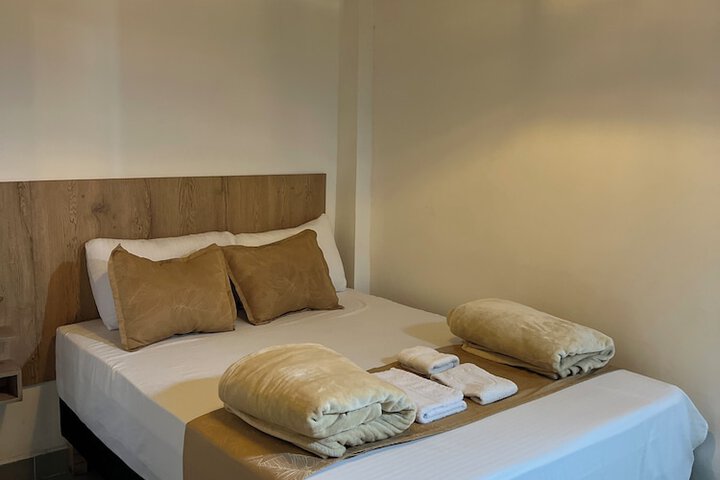 Room 6 of 33