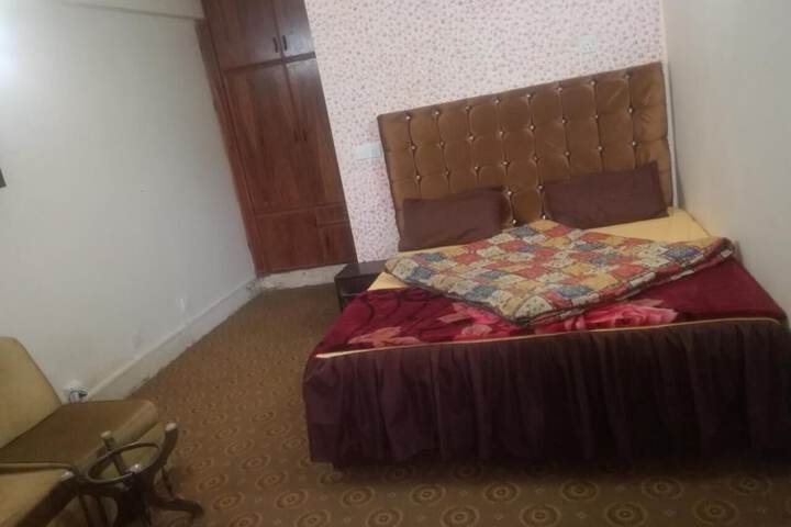 Room 5 of 5