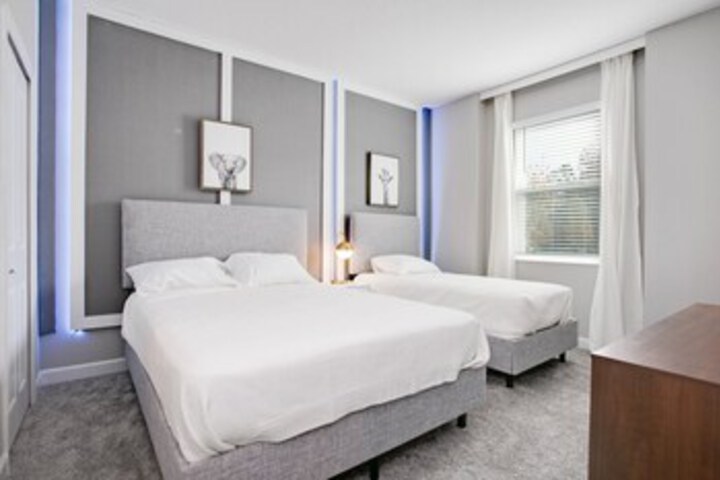 Room 54 of 61