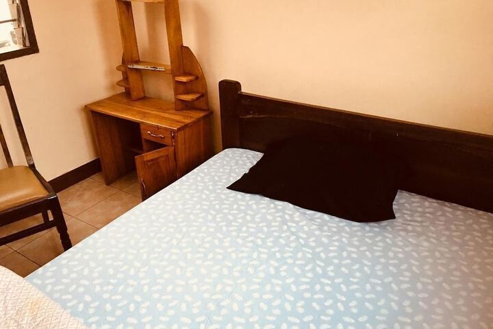 Room 9 of 10
