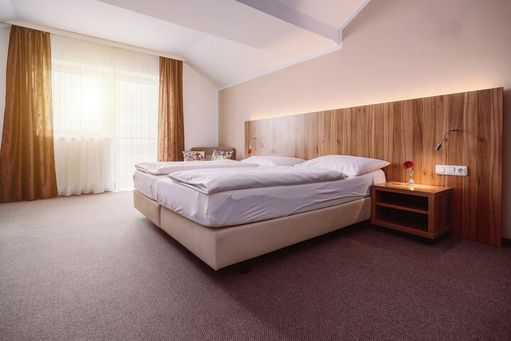 Room 8 of 36