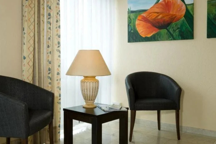 Room 3 of 18