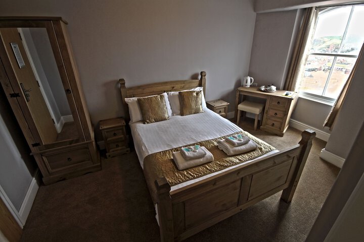 Room 3 of 25