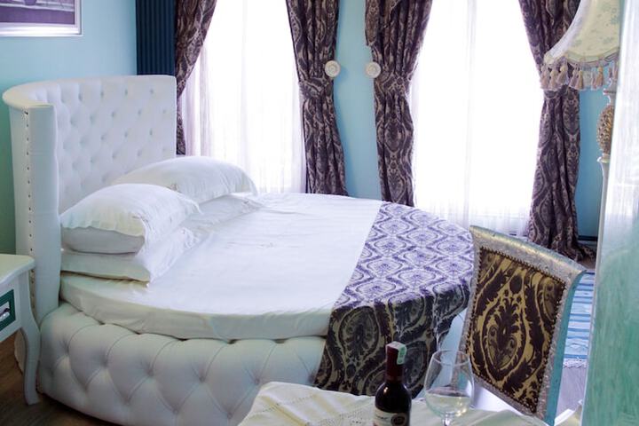 Room 4 of 40