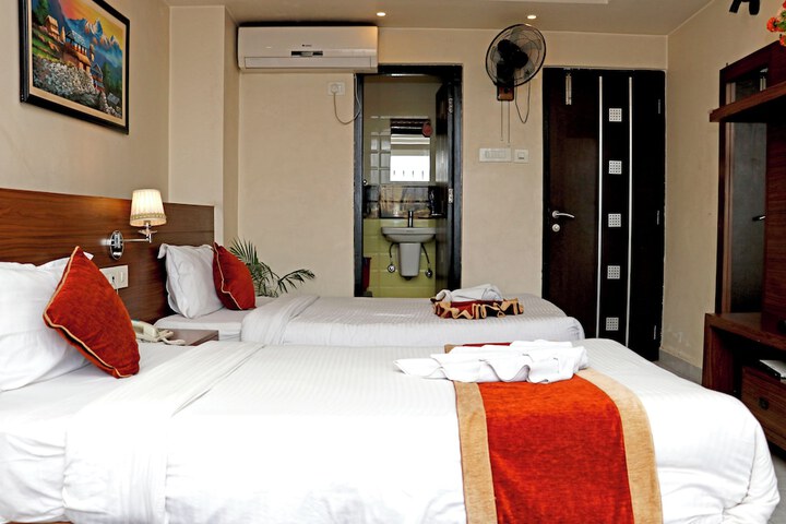 Room 72 of 119