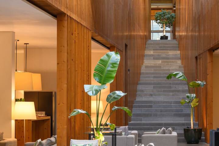 Guest Lobby