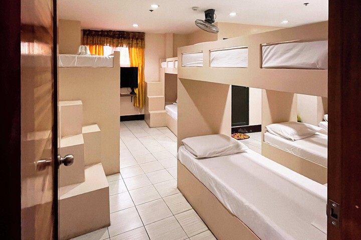 Room 25 of 90