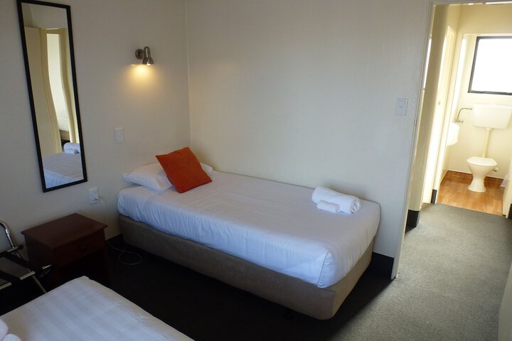 Room 18 of 86