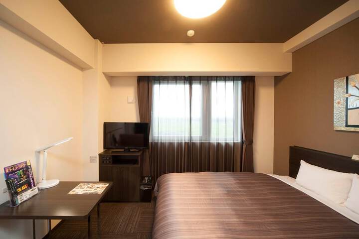 Room 8 of 35