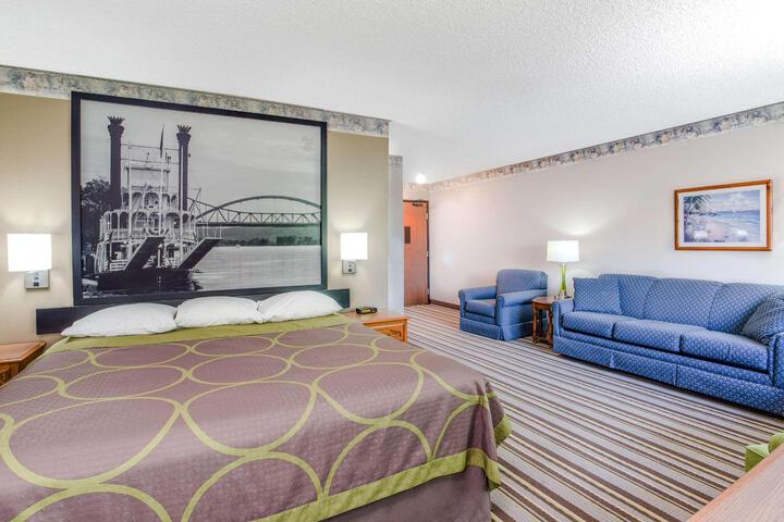 1 King Bed (9 of 12)
