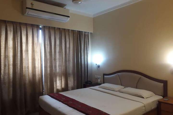 Room 27 of 51