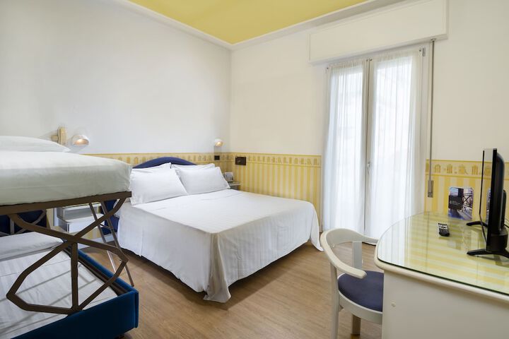 Room 68 of 211