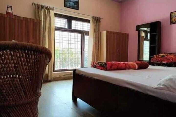 Room 6 of 24