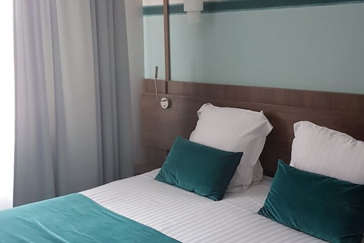 Room 15 of 52