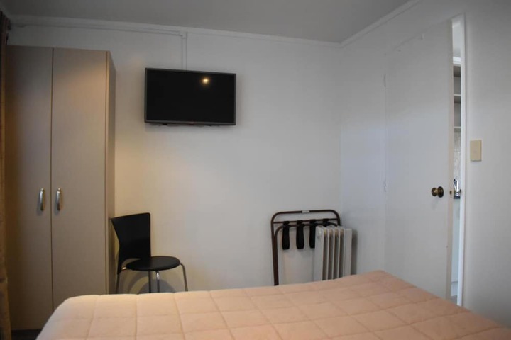 Room 3 of 49