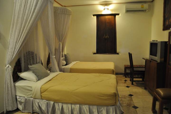 Room 10 of 161