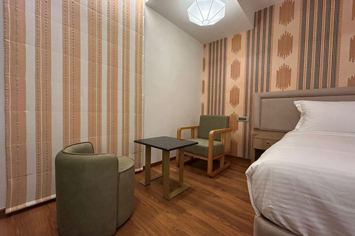 Room 5 of 43