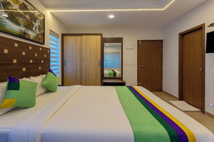 Room 14 of 28