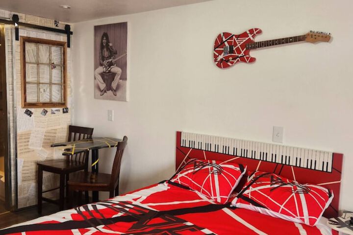 Room 2 of 16