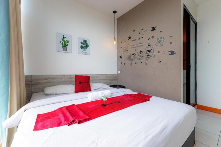 RedDoorz near Mangga Dua Mall